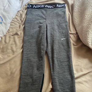 GREY NIKE PRO LEGGINGS